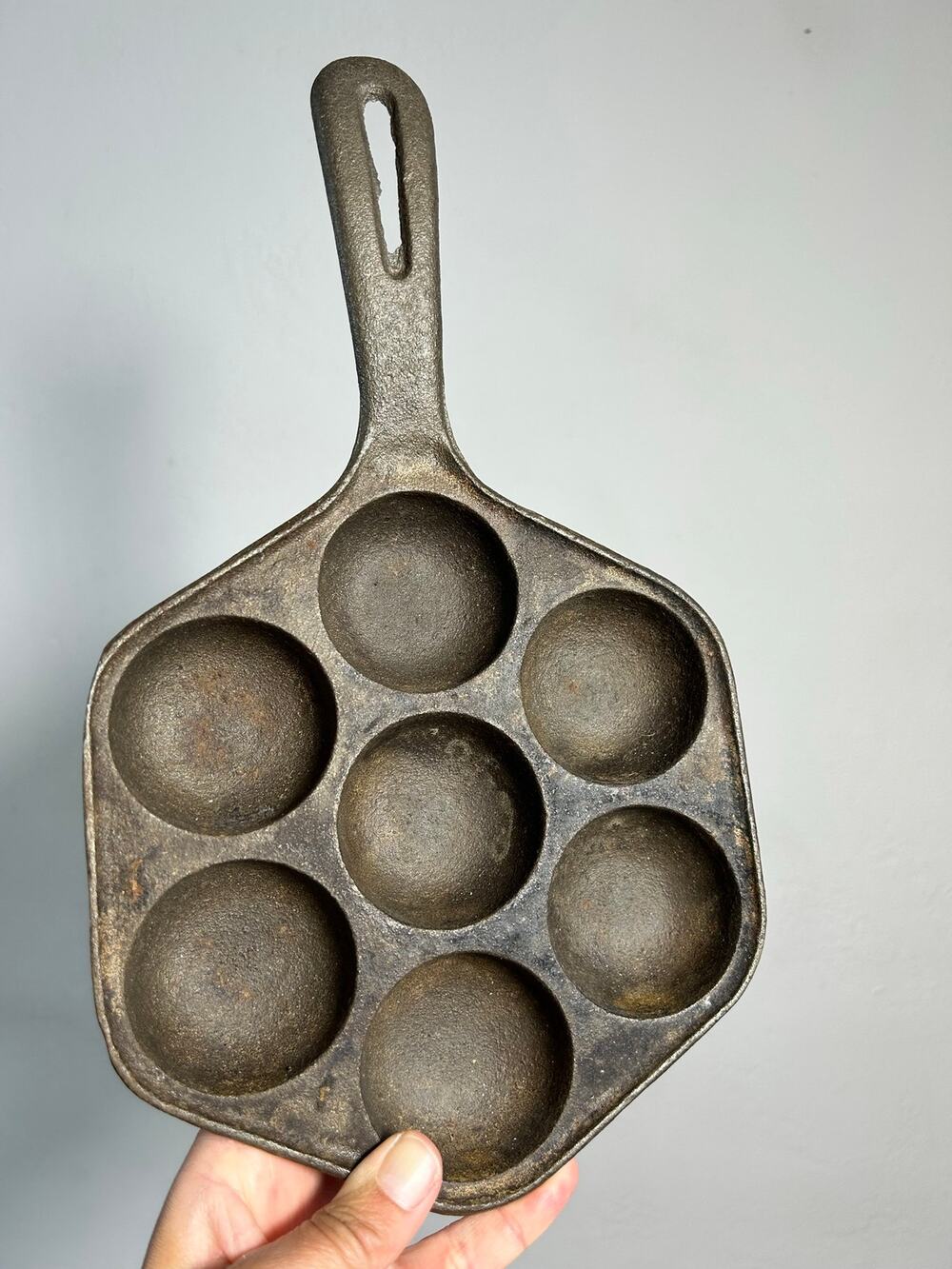 Vintage Cast Iron Aebleskiver Pan 7 Cavity Danish Pancake Ball Skillet Unmarked